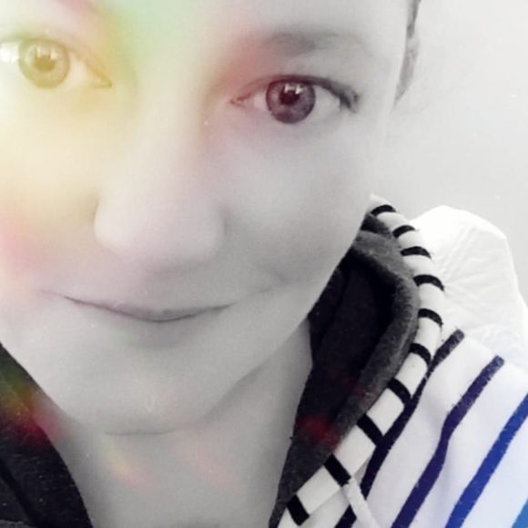 Meet your Posher, Sarah - Picture 1 of 1